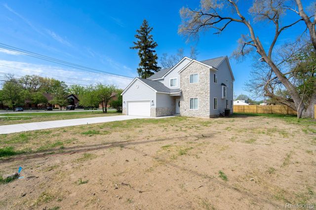 23013 Helen, Southfield, MI 48033