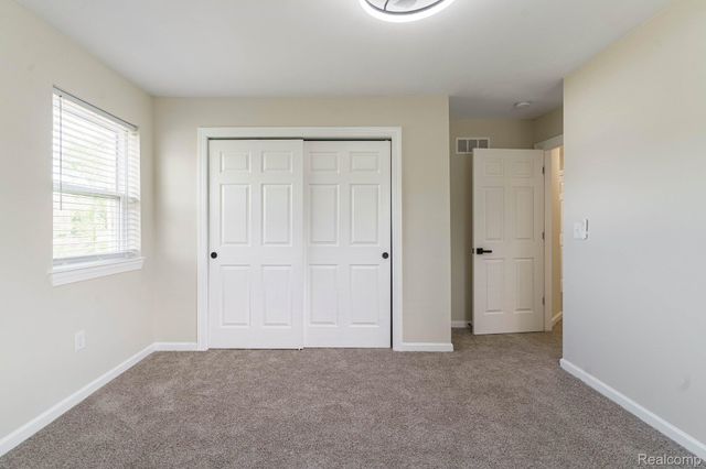 23013 Helen, Southfield, MI 48033