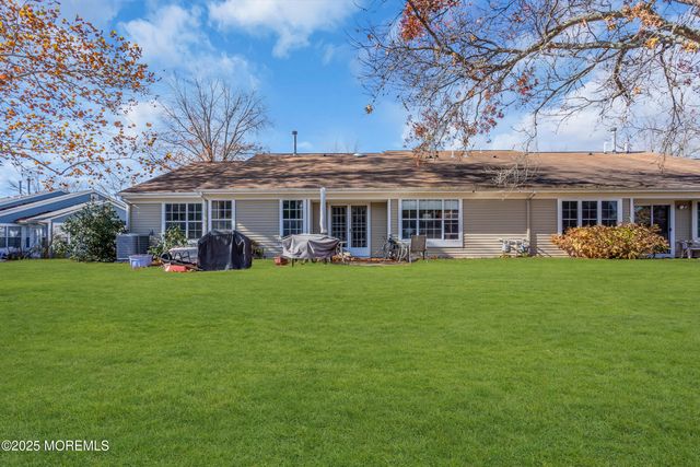 1061 Buckingham Drive B, Manchester, NJ 08759