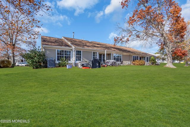 1061 Buckingham Drive B, Manchester, NJ 08759