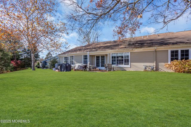 1061 Buckingham Drive B, Manchester, NJ 08759