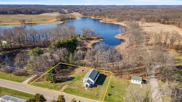 13060 Broadway Road, Three Rivers, MI 49093