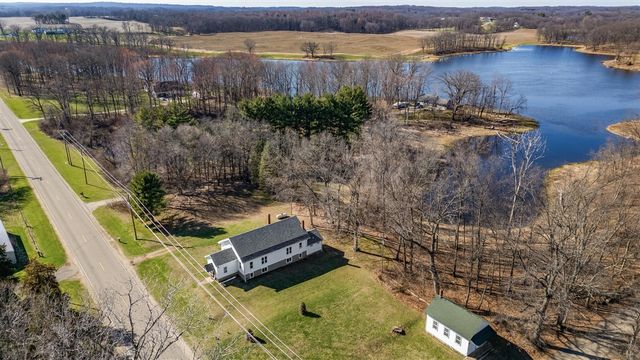 13060 Broadway Road, Three Rivers, MI 49093