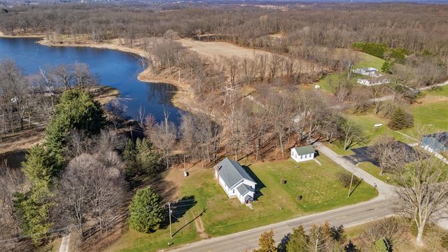13060 Broadway Road, Three Rivers, MI 49093