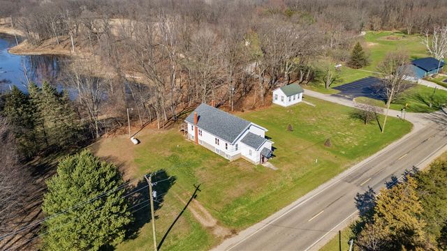 13060 Broadway Road, Three Rivers, MI 49093