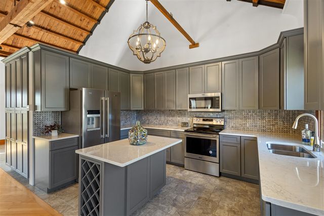 13060 Broadway Road, Three Rivers, MI 49093