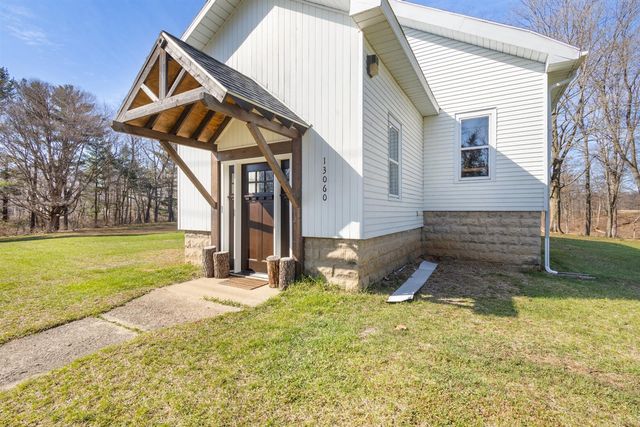 13060 Broadway Road, Three Rivers, MI 49093