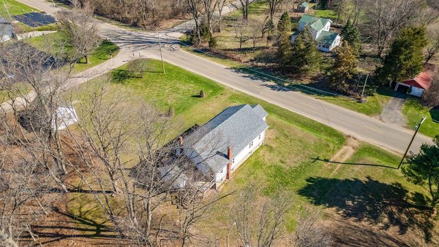 13060 Broadway Road, Three Rivers, MI 49093