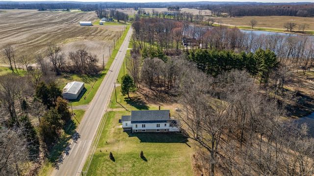 13060 Broadway Road, Three Rivers, MI 49093