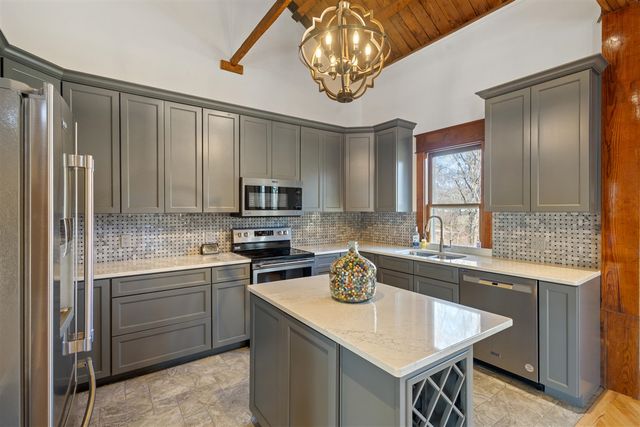 13060 Broadway Road, Three Rivers, MI 49093