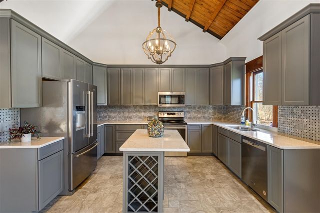 13060 Broadway Road, Three Rivers, MI 49093