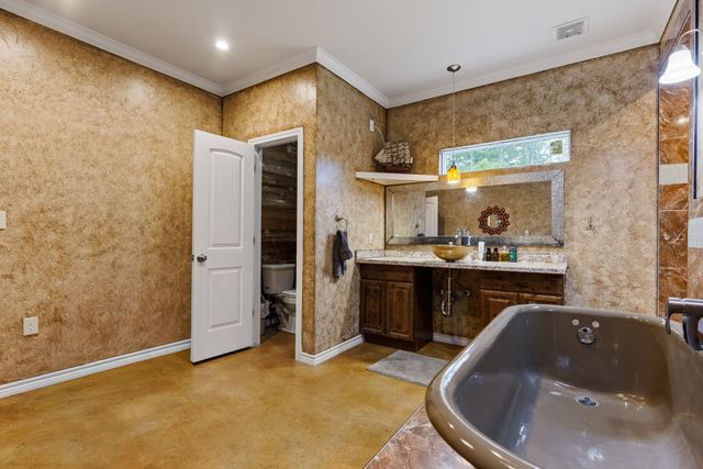 465 Frostdale Drive, Elm Mott, TX 76640