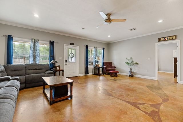 465 Frostdale Drive, Elm Mott, TX 76640