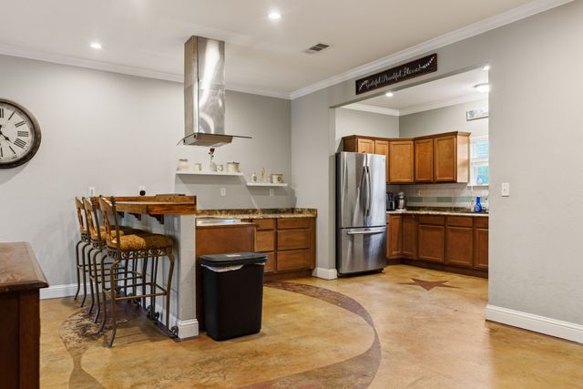 465 Frostdale Drive, Elm Mott, TX 76640