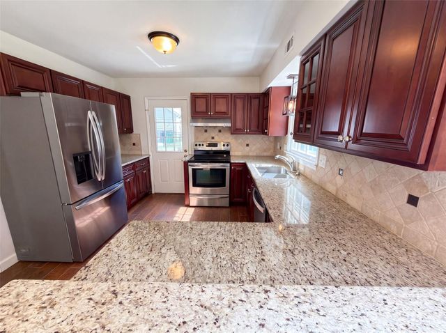 8909 Danson Drive, Charlotte, NC 28277