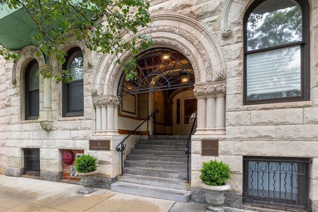 4 Charlesgate E 106, Boston, MA 02215