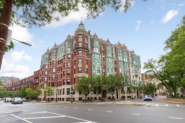 4 Charlesgate E 106, Boston, MA 02215