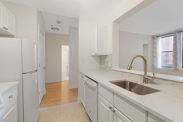 4 Charlesgate E 106, Boston, MA 02215