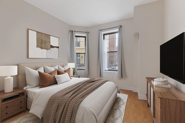 4 Charlesgate E 106, Boston, MA 02215