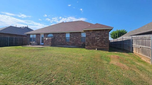 413 W Pines Way, Mustang, OK 73064