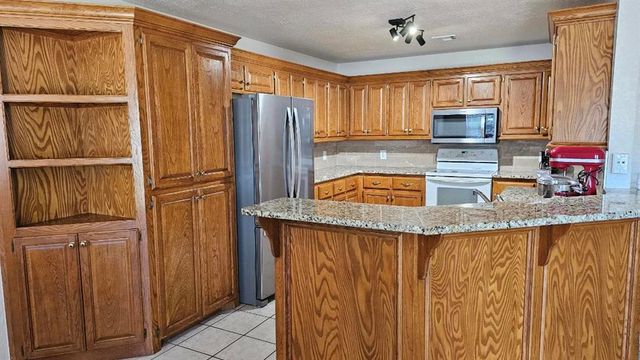 413 W Pines Way, Mustang, OK 73064