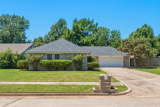 817 N Platt Circle, Moore, OK 73170
