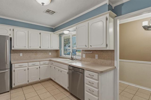 817 N Platt Circle, Moore, OK 73170