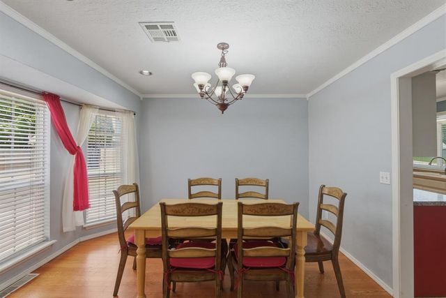 817 N Platt Circle, Moore, OK 73170