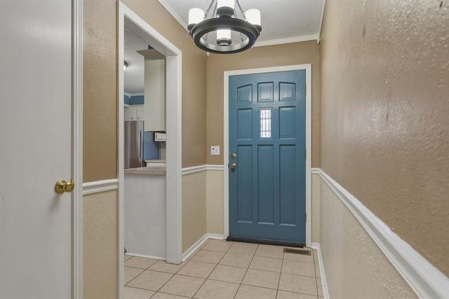 817 N Platt Circle, Moore, OK 73170
