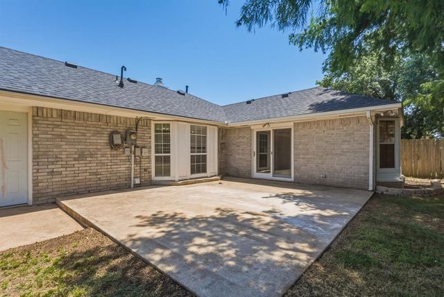 817 N Platt Circle, Moore, OK 73170