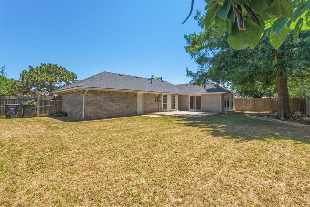 817 N Platt Circle, Moore, OK 73170