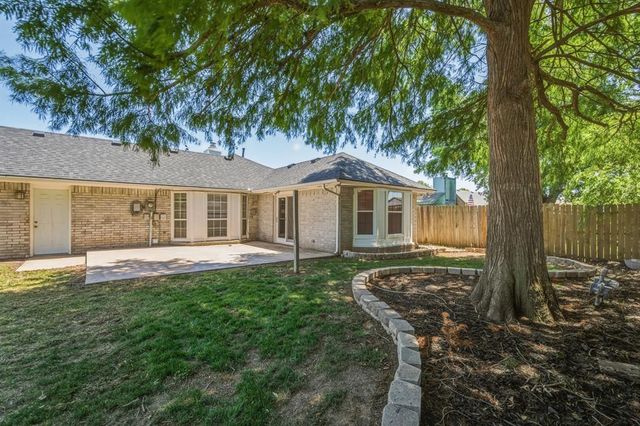 817 N Platt Circle, Moore, OK 73170