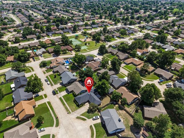 817 N Platt Circle, Moore, OK 73170