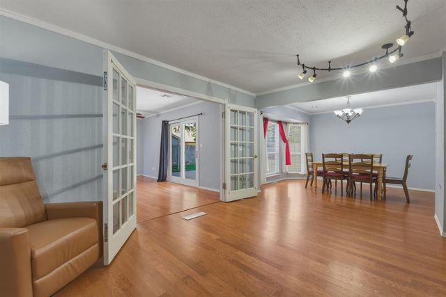 817 N Platt Circle, Moore, OK 73170