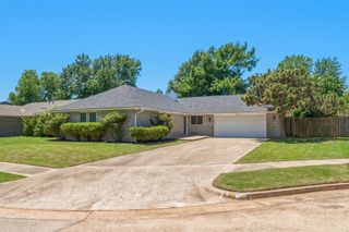 817 N Platt Circle, Moore, OK 73170