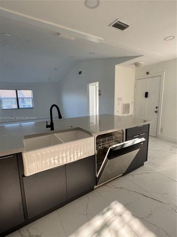 7690 Tahiti Lane 202, Lake Worth, FL 33467