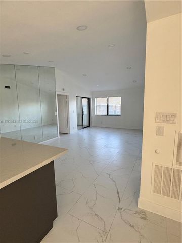 7690 Tahiti Lane 202, Lake Worth, FL 33467
