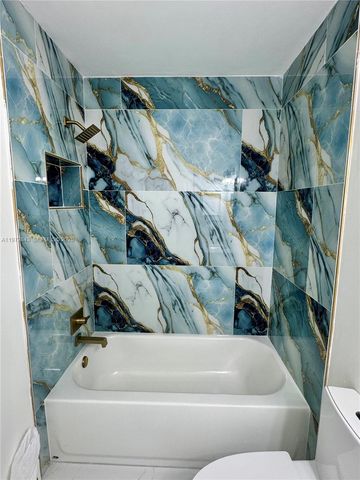 7690 Tahiti Lane 202, Lake Worth, FL 33467