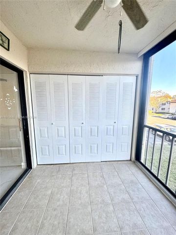 7690 Tahiti Lane 202, Lake Worth, FL 33467