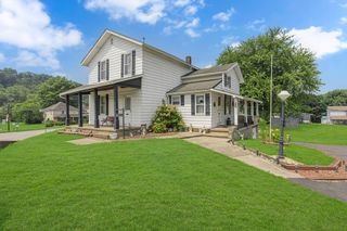 694 John F Kennedy St, Wampum, PA 16157