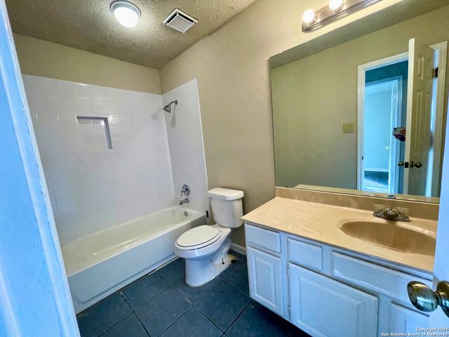 8600 WOOD WIND, San Antonio, TX 78251