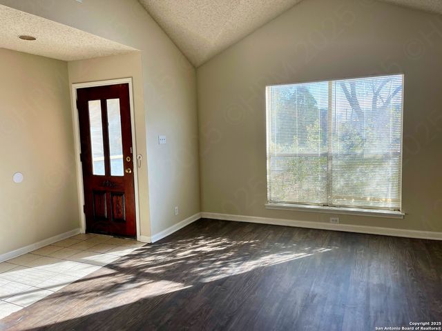 8600 WOOD WIND, San Antonio, TX 78251