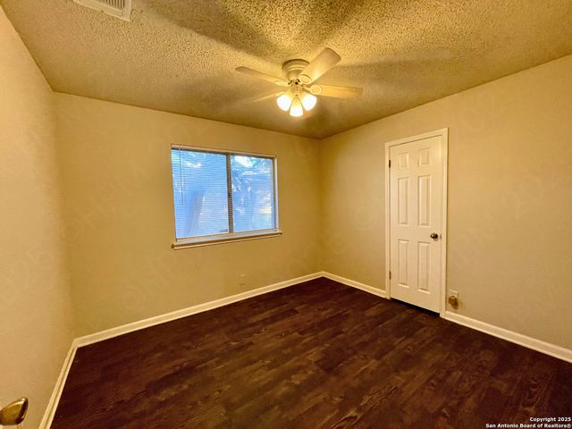 8600 WOOD WIND, San Antonio, TX 78251