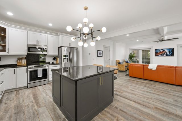 86 Lake Trail, Pawleys Island, SC 29585