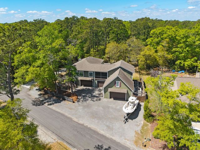 86 Lake Trail, Pawleys Island, SC 29585