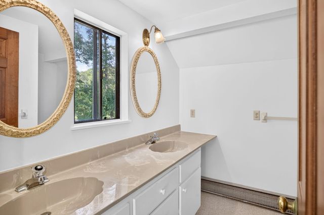 3 Hinckley Road, Harwich, MA 02645