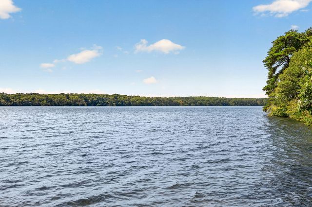 3 Hinckley Road, Harwich, MA 02645