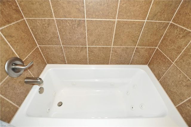 2404 Meiggs RD, Chesapeake, VA 23323