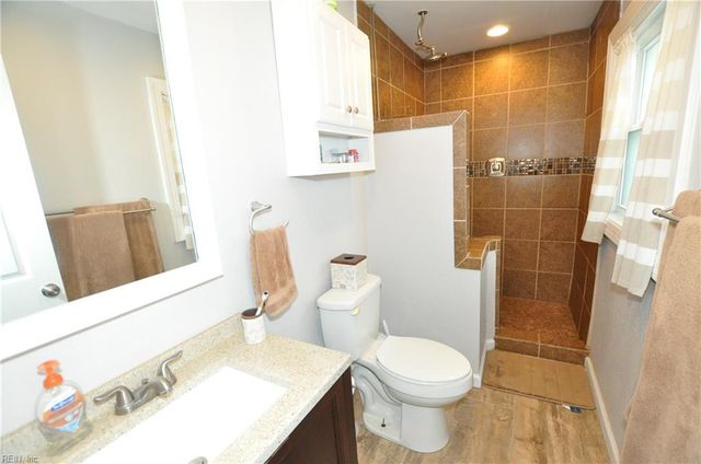 2404 Meiggs RD, Chesapeake, VA 23323