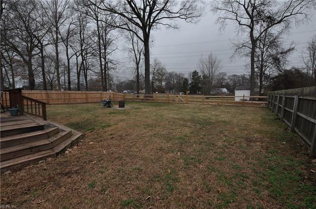 2404 Meiggs RD, Chesapeake, VA 23323